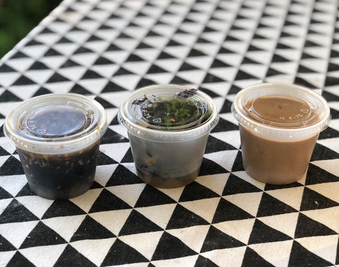 Grand trio de sauce (sauce au vinaigre, base de bouillon et sauce au sésame)